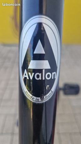 Avalon Vélo Hollandais 57cm - Vieux Rose avec Moyeu De Frein Avalon Vélo Hollandais 57cm - Vieux Rose avec Moyeu De Frein
