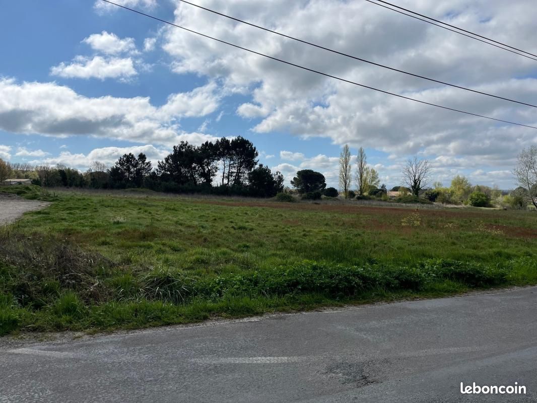 Terrain 1000 m² · à Gauriaguet · 78 000 €