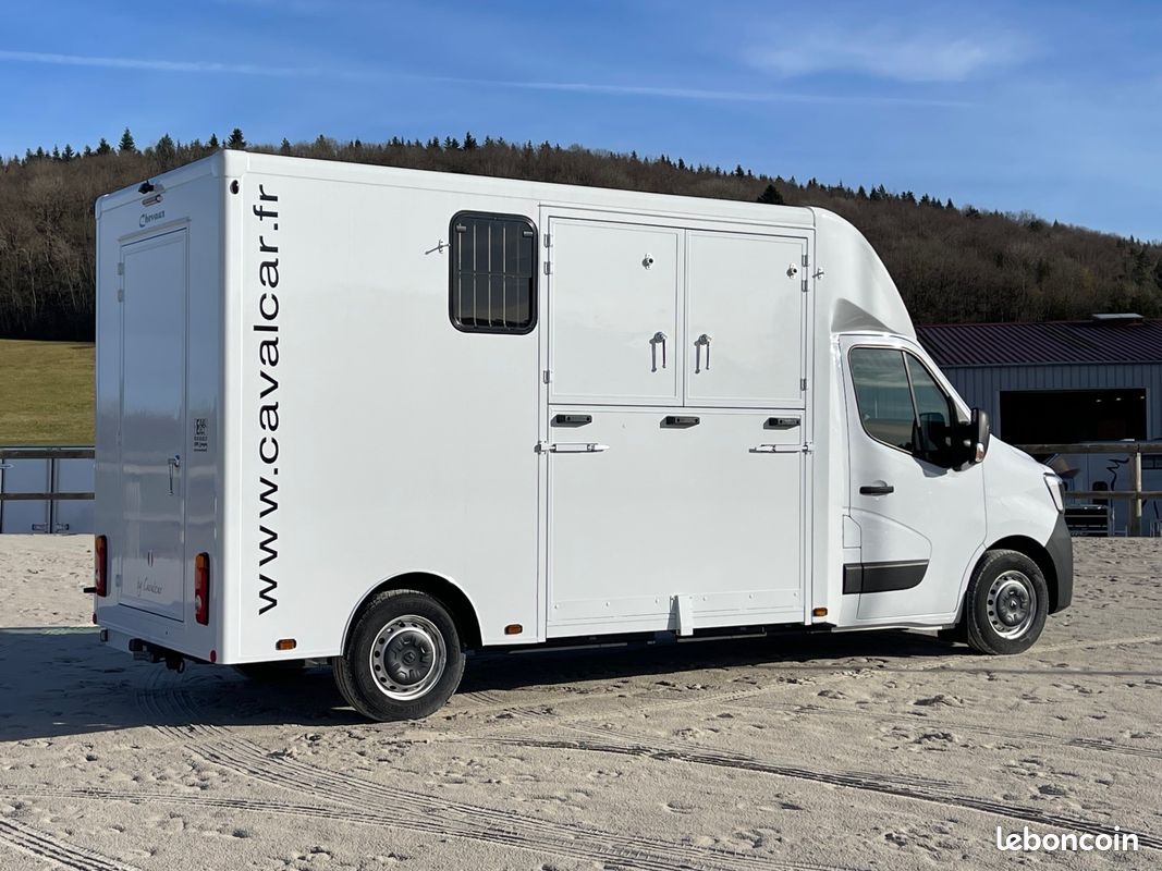 Cavalcar Renault Master 150 Chevaux Occasion places cabine