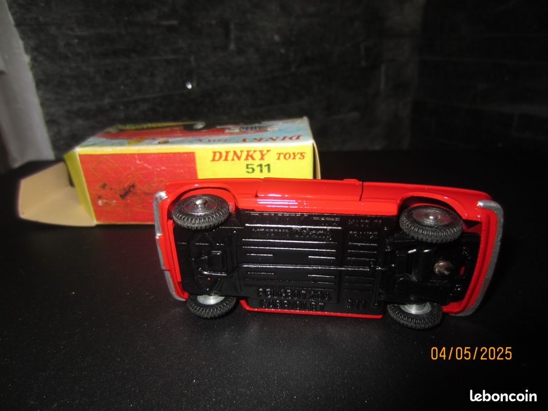 Modèle Réduit Dinky Toys Peugeot 204 Cabriolet Réf 511 - Échelle 1:43 - Occasion