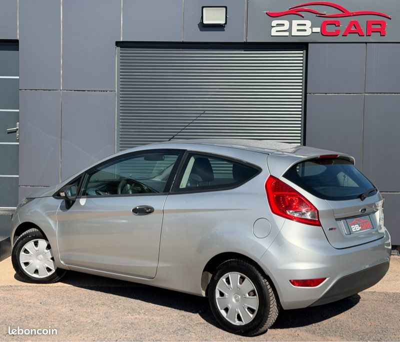 Ford Fiesta 1.4 TDCI 70cv Économique / Fiable / Très propre / Kit distribution Ok / Climatisation ok (image 3)