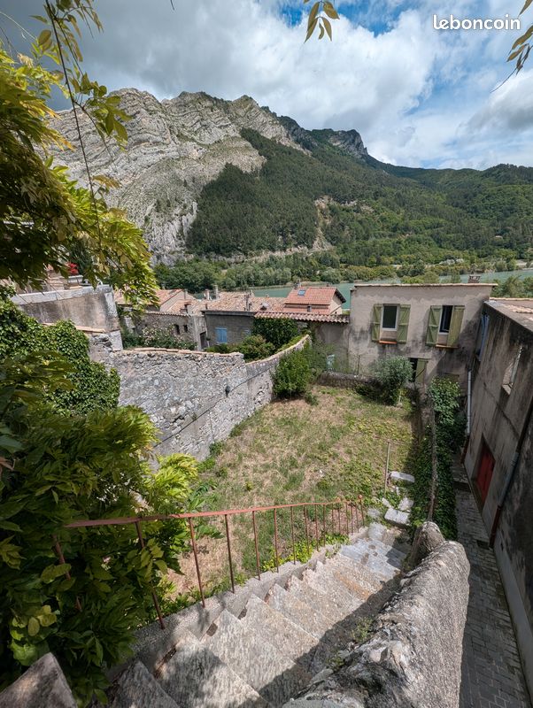 Maison 5 pièces 150 m² · à Sisteron · 150 m² · 150 000 €