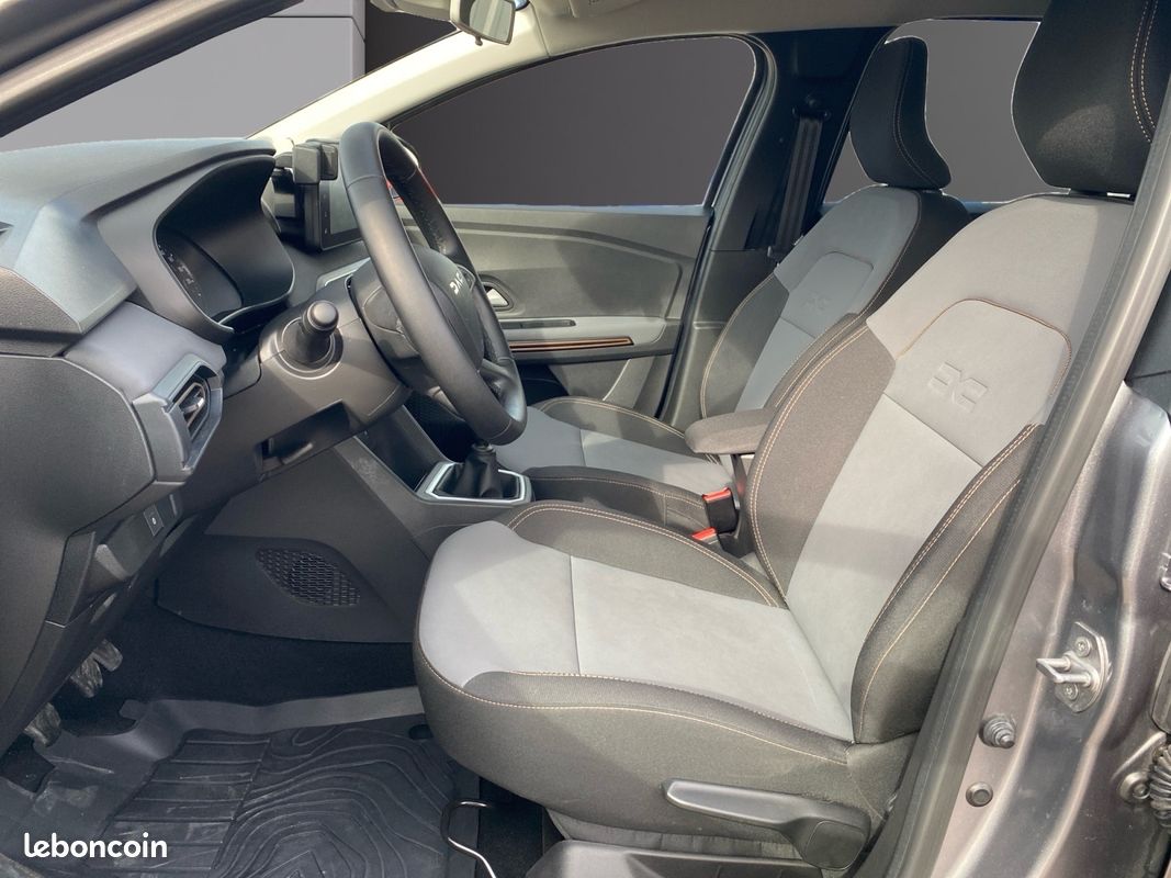 DACIA JOGGER 1.0 TCE 5 places EXTREME + Attelage Carplay Caméra de recul Garantie constructeur 2027 (image 9)