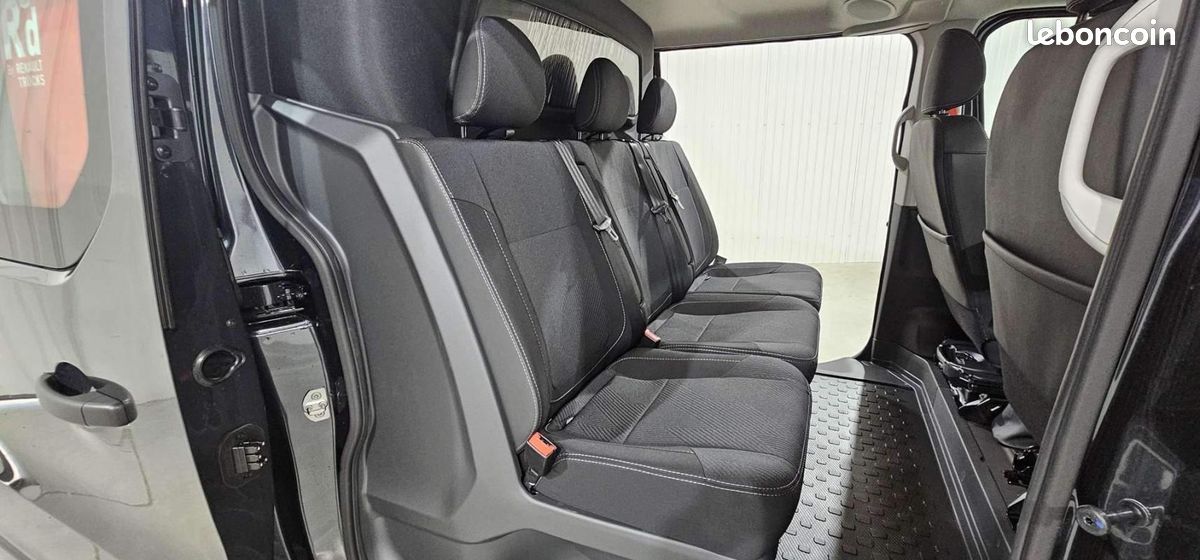 Renault Trafic CABINE APPROFONDIE CA L1H1 BLUE DCI 170 BVA9 RED EDITION EXCLUSIVE (image 24)