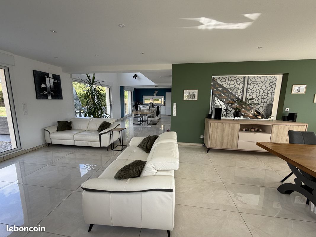 Maison 5 pièces 246 m² · à This · 246 m² · 425 000 €