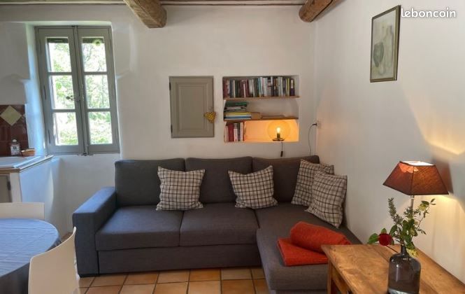 Location saisonnière Lacoste (Vaucluse) semaine du 26 juin au 3 juillet (image 2)
