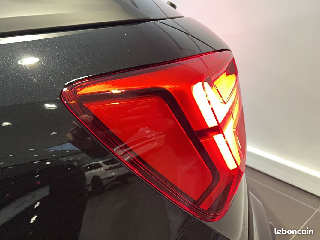 AUDI Q2 35 TFSI 150 S tronic 7 Black Edition (image 23)