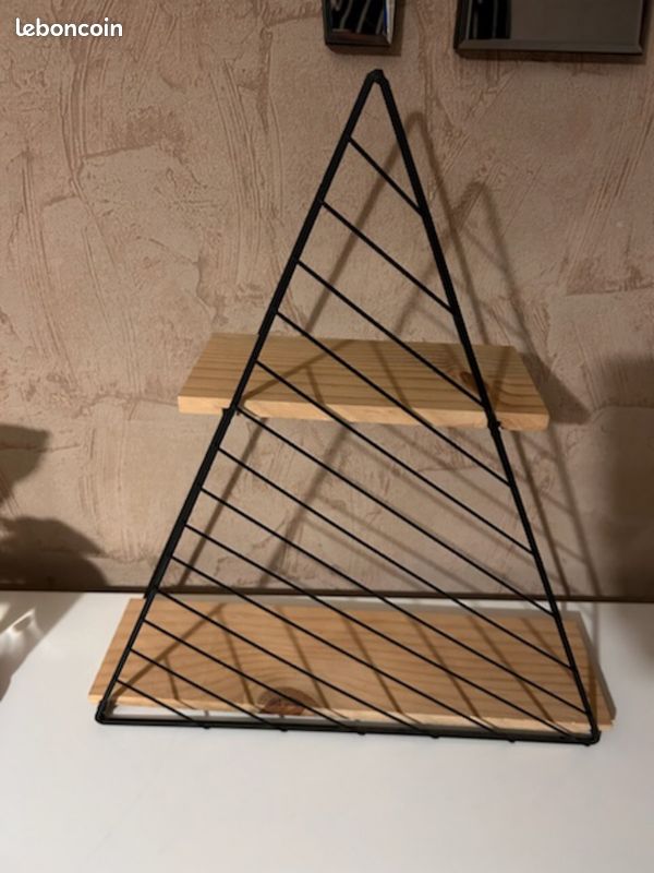 Étagère triangulaire (image 1)