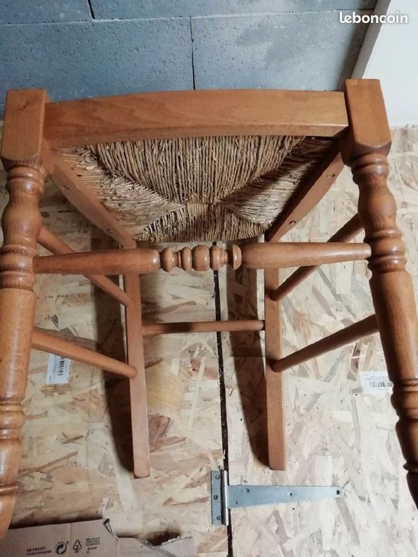 Chaise ancienne en paille (image 2)
