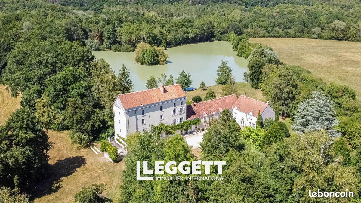 Maison 13 pièces 358 m² · à Montrichard Val de Cher · 358 m² · 699 600 €