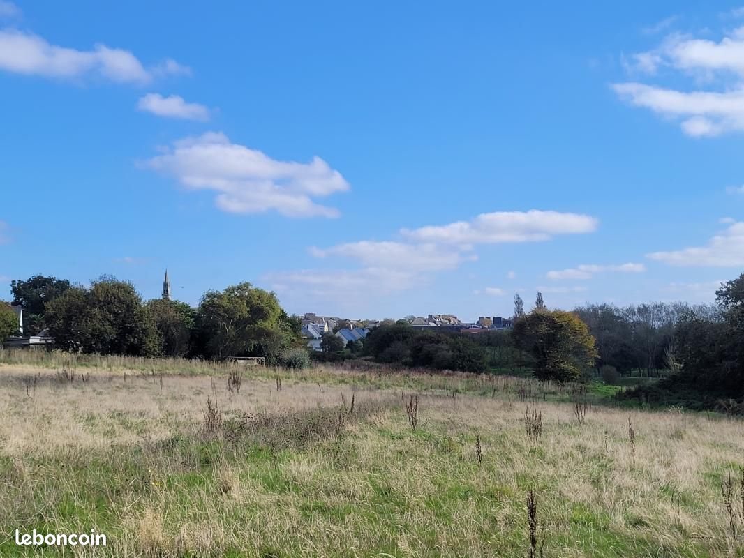 Terrain 590 m² · à Lannilis · 92 000 €
