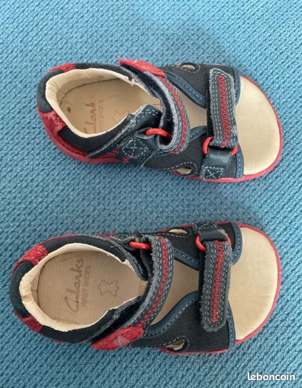 Sandales Pour Bébé Clarkes Taille 4 - Cuir Rose - Occasion - Sandales à Lanières