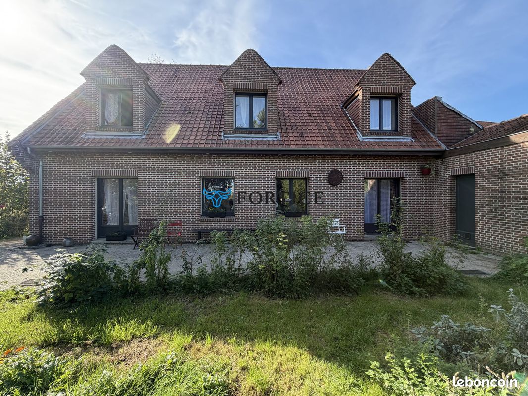 Maison 7 pièces 157 m² · à Camblain-l'Abbé · 157 m² · 270 000 €