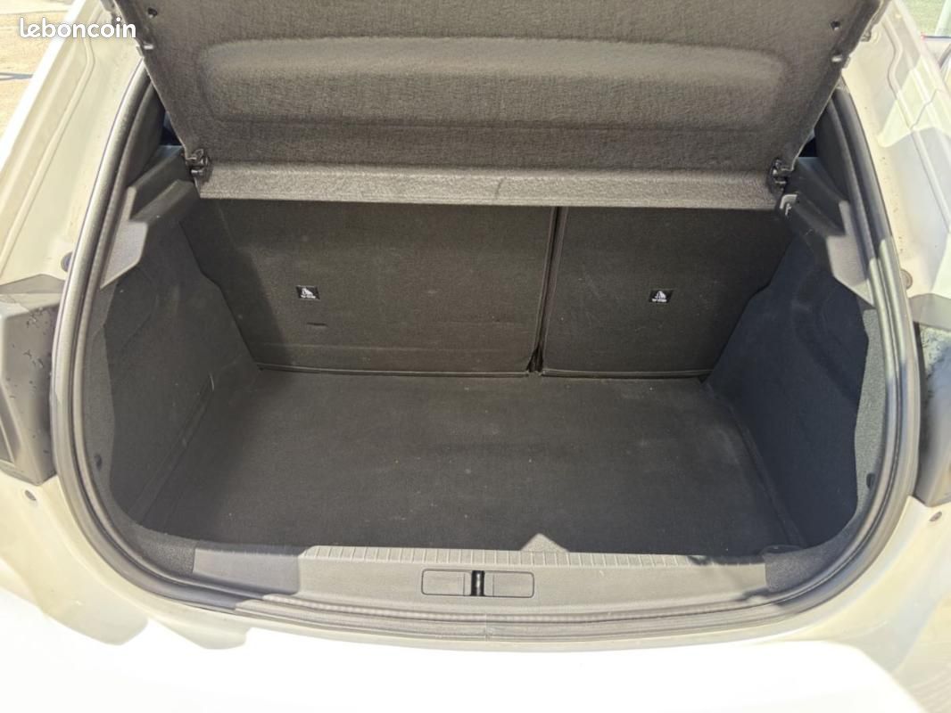 Peugeot 208 1.5 BlueHDi 100ch Style (image 11)