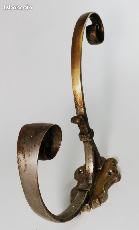 Patère Ancienne En Métal Style Angelot – XIXe Siècle – Pièce Vintage Et Décorative
