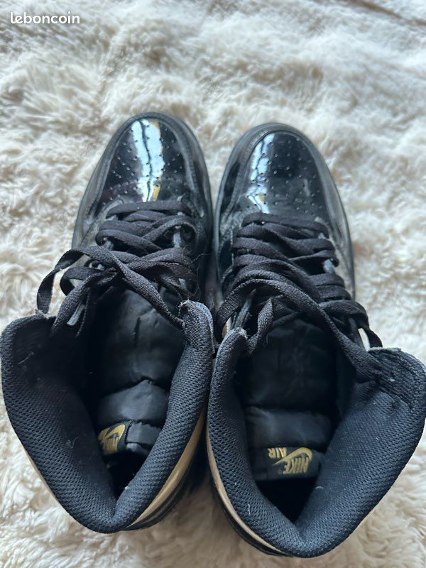 Jordan 1 Retro High Black Metallic Gold (2020) (image 4)