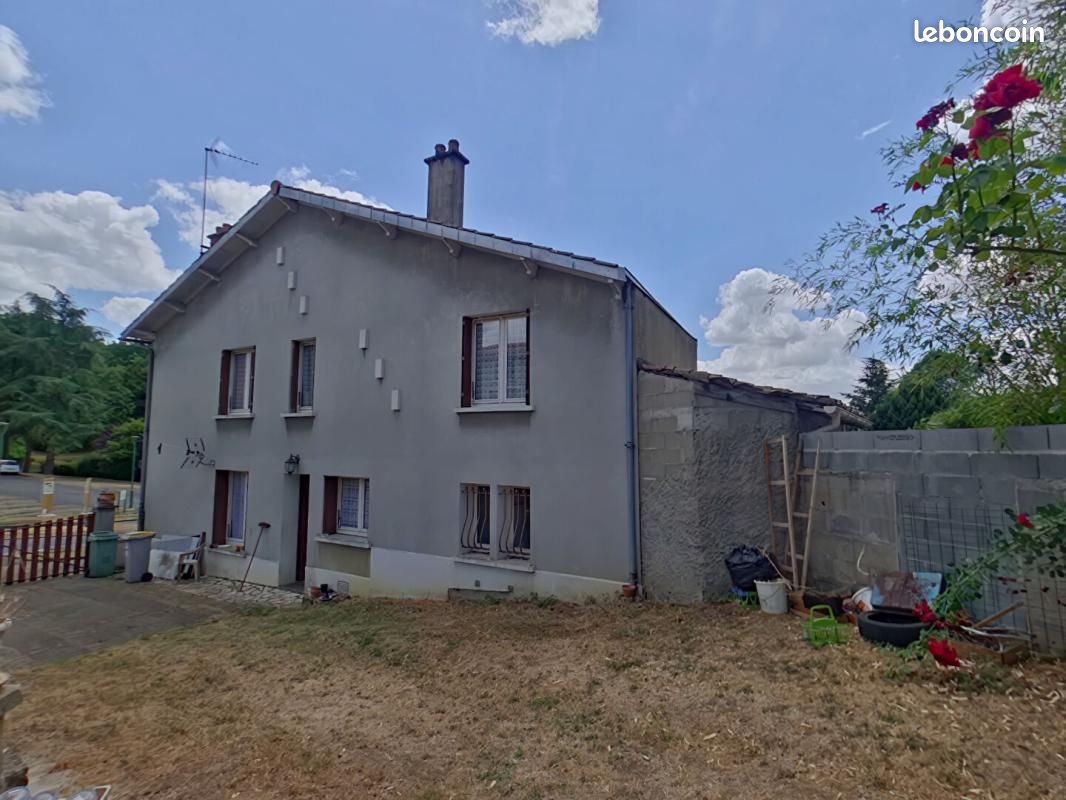 Maison 3 pièces 78 m² · à Croutelle · 78 m² · 110 000 €