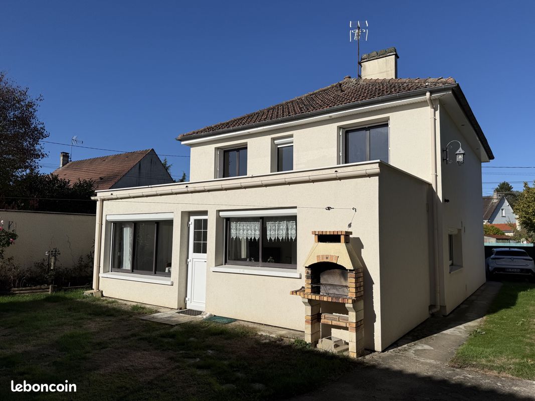 Maison 6 pièces 122 m² · à Villeneuve-le-Comte · 122 m² · 359 000 €