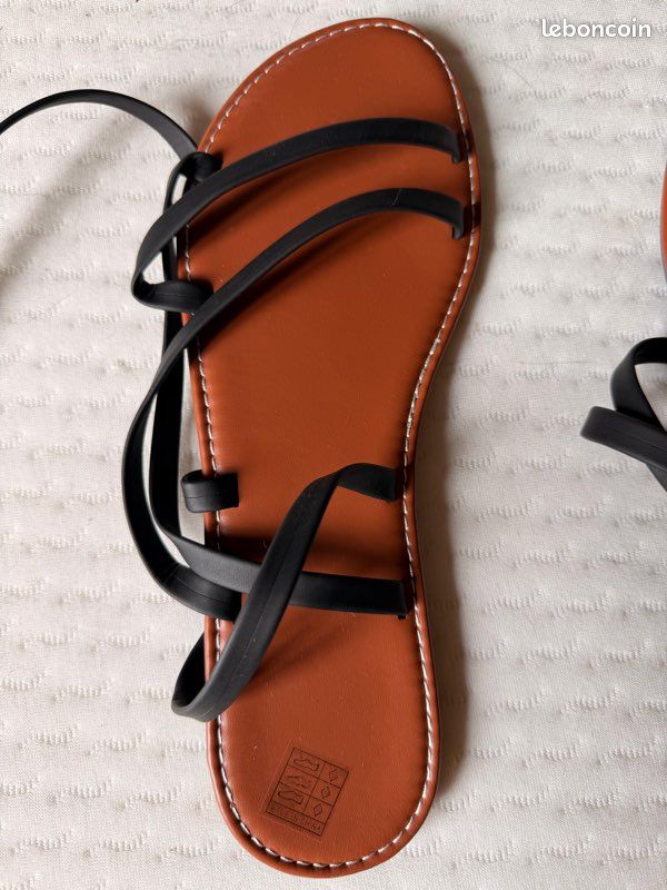 Sandales noire neuve taille 43 (image 4)