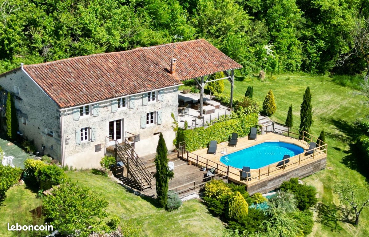 Gite Grange Convertie, “Les Hirondelles” , Sit. Campagne, Montmoreau St Cybard, 13 pers + lit bébé (image 4)