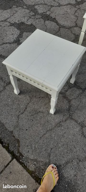 3 petites tables blanches (image 3)