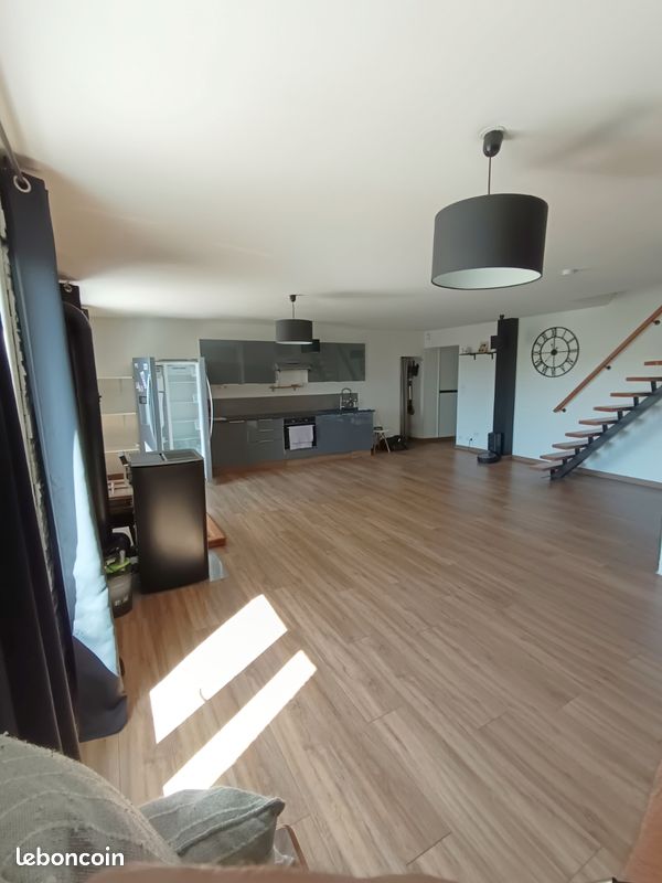 Appartement 3 pièces 92 m² · à Les Abrets en Dauphiné · 92 m² · 175 000 €
