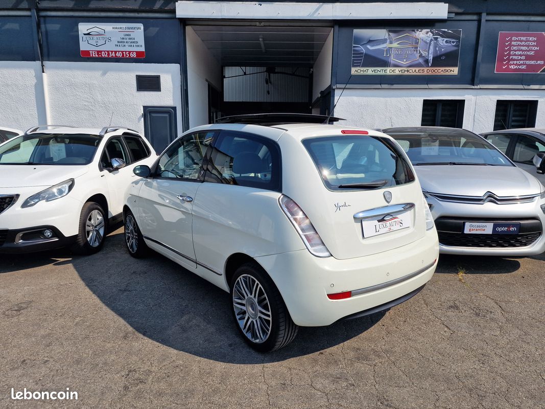 Lancia ypsilon 1.4 95 platino bv6 (image 2)
