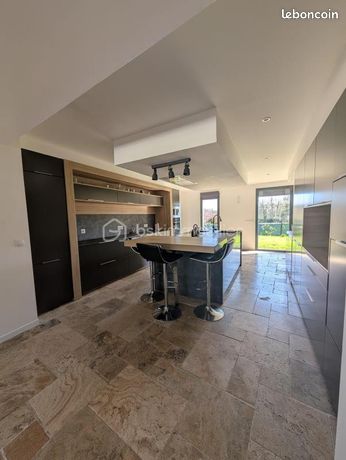 Maison 8 pièces 302 m²
