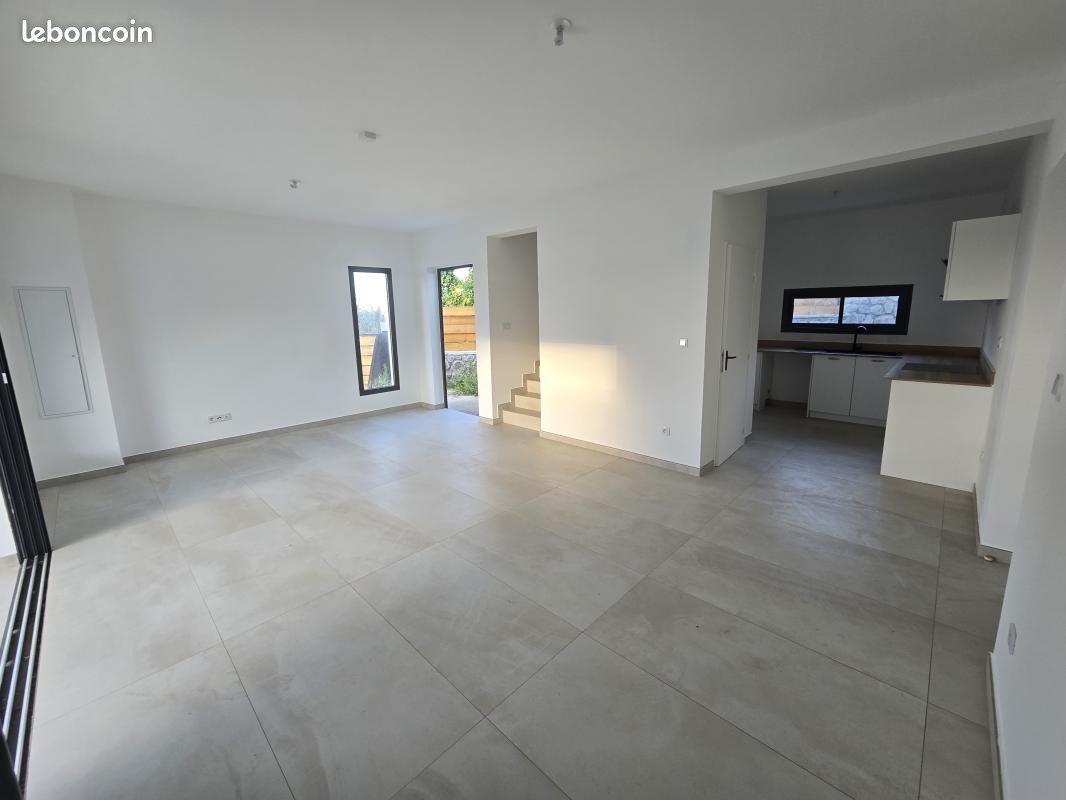 Maison 4 pièces 92 m² · à Saint-André · 92 m² · 1 300 €/mois