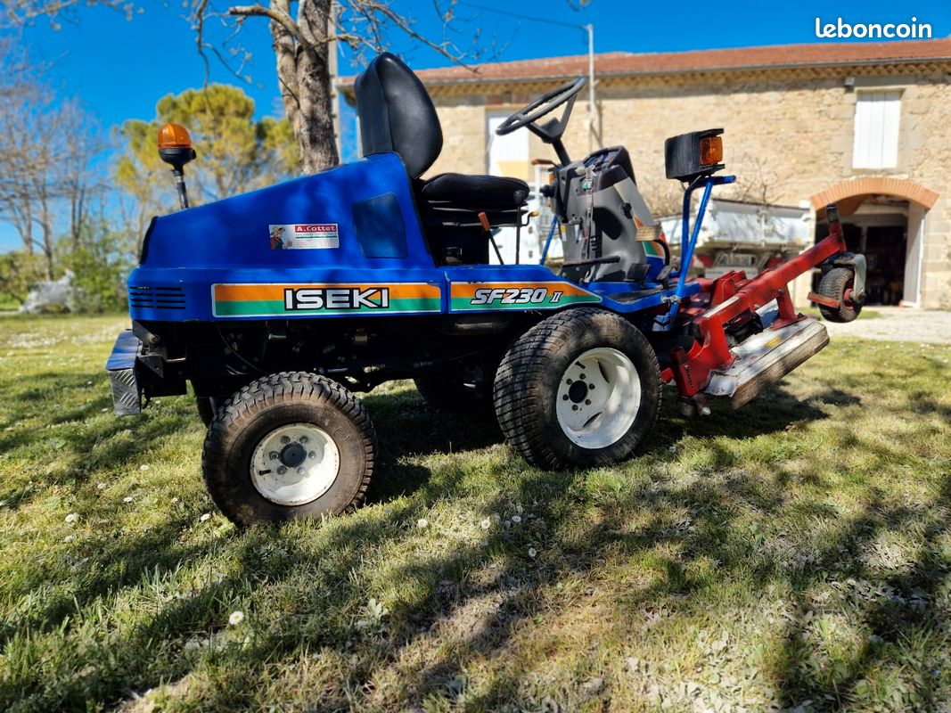 Tondeuse izeki 4X4 diesel (image 3)