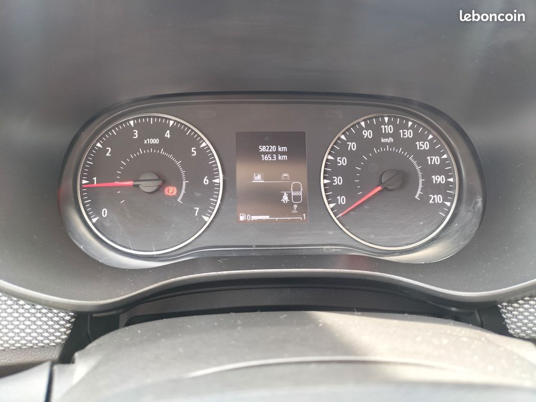 Dacia sandero 1.0 tce 90 confort (image 12)