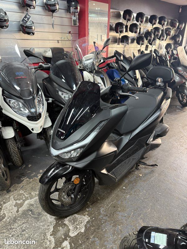 Pcx 2025 export ou rsv - Motos
