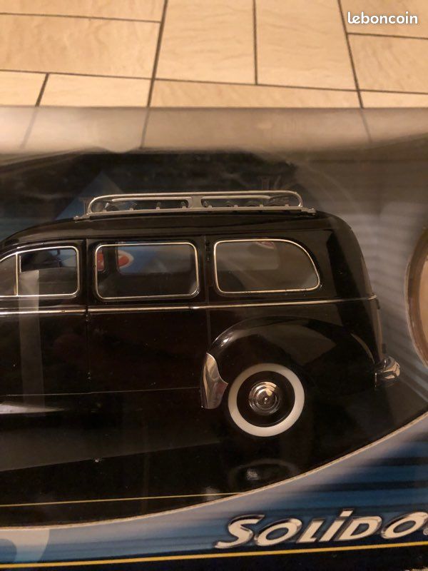 Solido -1 /18 - voiture peugeot 203 1954 noir - avec boite - bel etat - Collection
