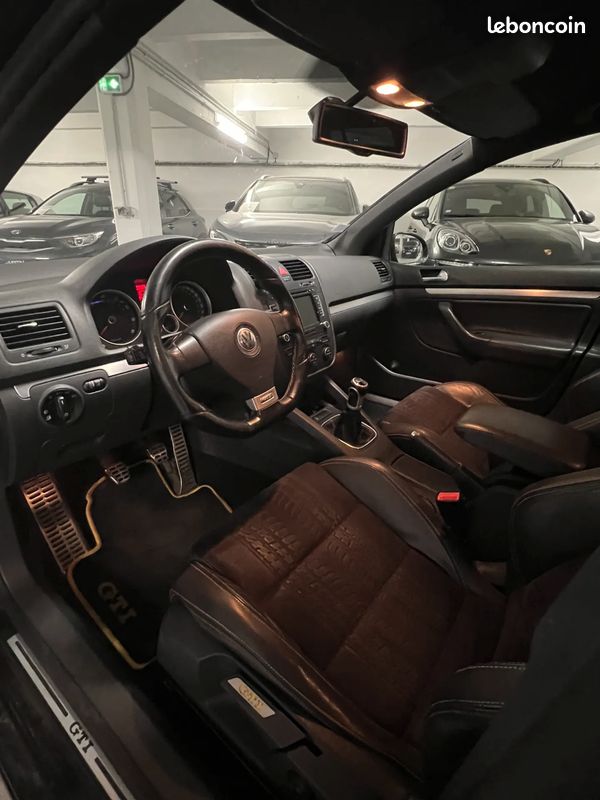 VOLKSWAGEN Golf GTI Edition PIRELLI 2.0L 235 ch - 2008 - 158 000 km - SUIVI COMPLET - MODELE RARE - REGULATEUR - PHARES LED - ALARME (image 14)