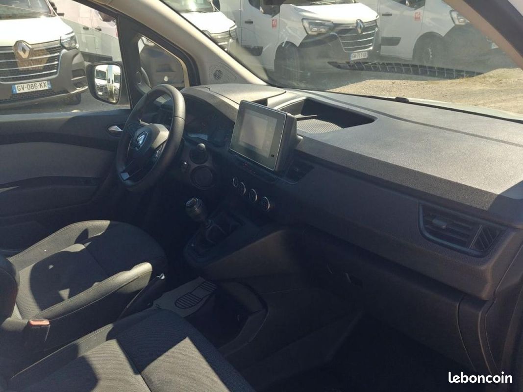 RENAULT KANGOO VAN dCi 95 Extra - 3 Places (image 4)