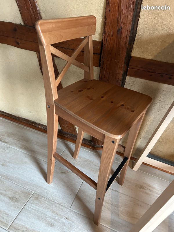 Table haute avec 2 chaises hautes (image 4)