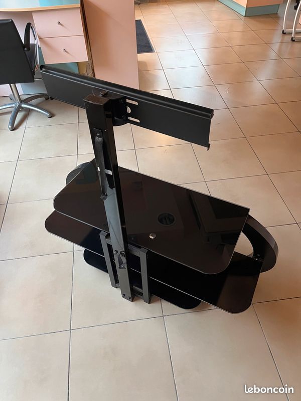 Meuble télévision avec stand (image 5)