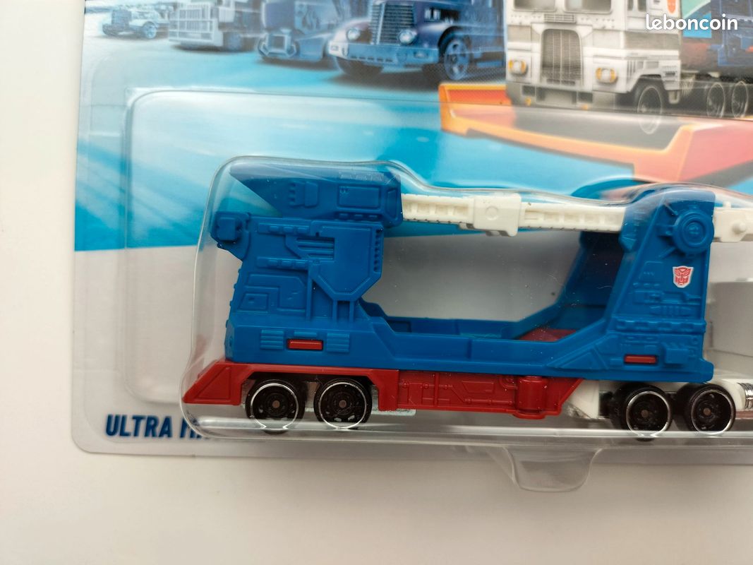 HOT WHEELS TRANSFORMERS Optimus Prime Truck & Bumblebee VW Diecast 1:64