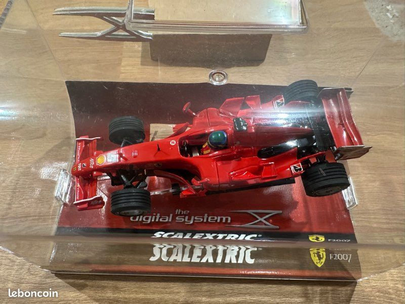 Voiture Slot Scalextric Digital système Formule 1 Ferrari (image 3)