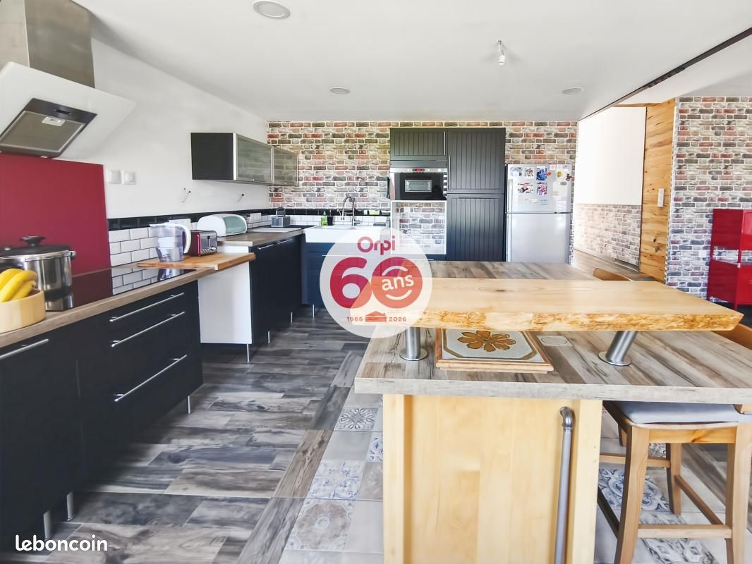 Maison 4 pièces 215 m² (image 2)