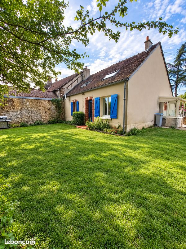 Maison 5 pièces 91 m² · à Armeau · 91 m² · 137 000 €