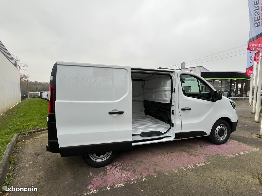 Renault TRAFIC Van L1H1 ADVANCE 3T Blue dci 150 ch Auto9 (image 6)
