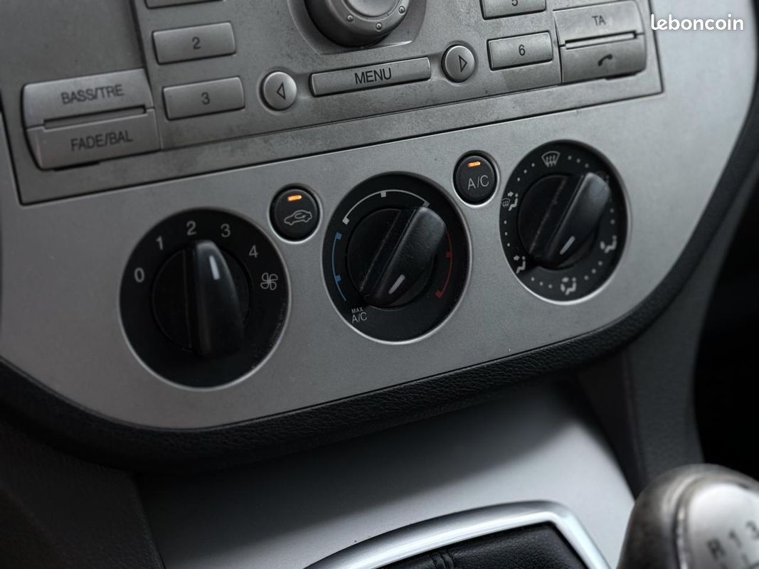 FORD KUGA 2.0 TDCi 140 4x2 Titanium (image 12)