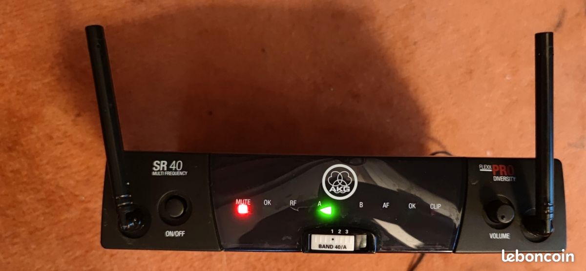 AKG SR400 Flexx Prob Diversity - Récepteur wireless UHF + bloc 