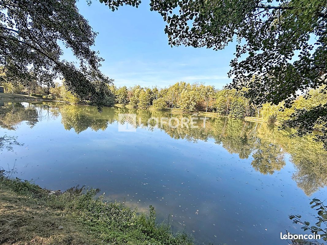 Terrain 19995 m² · à Viriat · 19 995 m² · 250 000 €