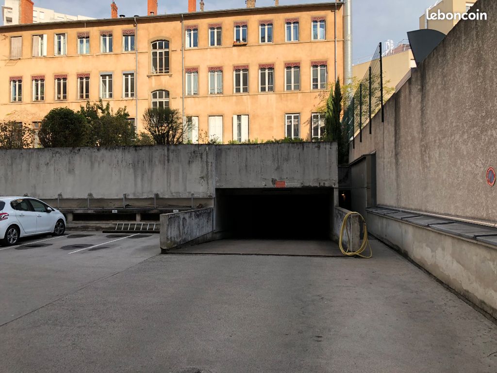 Parking 1 pièce · à Villeurbanne · 80 €/mois