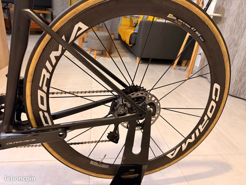 Roue Arrière Carbone CORIMA Disc – 700C – Shimano 11v – Tubulaire – Frein Jante – Occasion