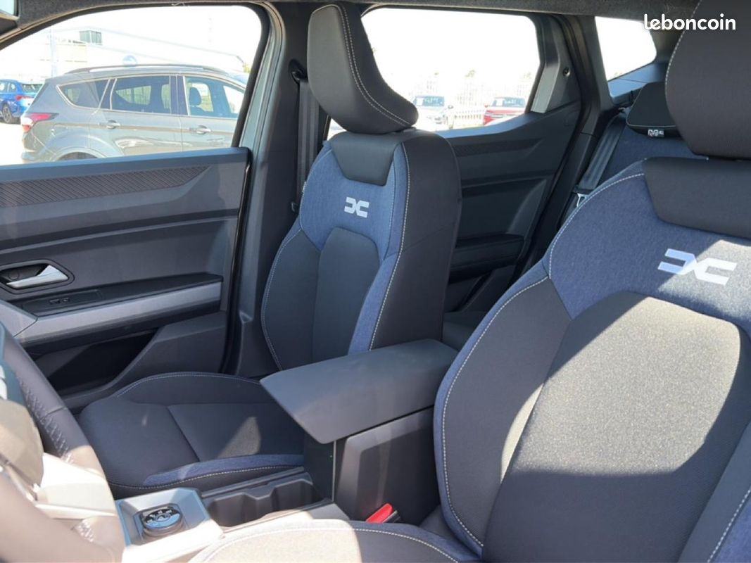 DACIA DUSTER 1.2 hybrid-g 150 expression 4x4 (image 26)