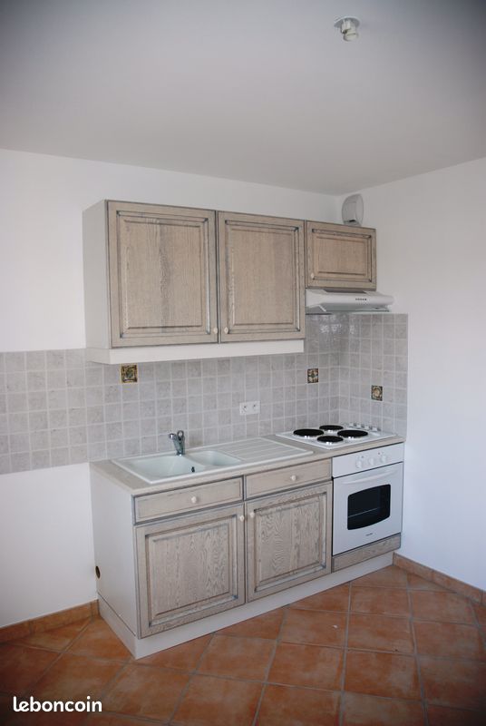 Appartement 3 pièces 84 m² · à Saintes · 84 m² · 689 €/mois