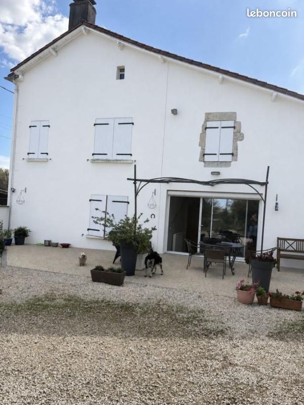 Maison 7 pièces 189 m² · à Coulonges-sur-l'Autize · 189 m² · 142 000 €